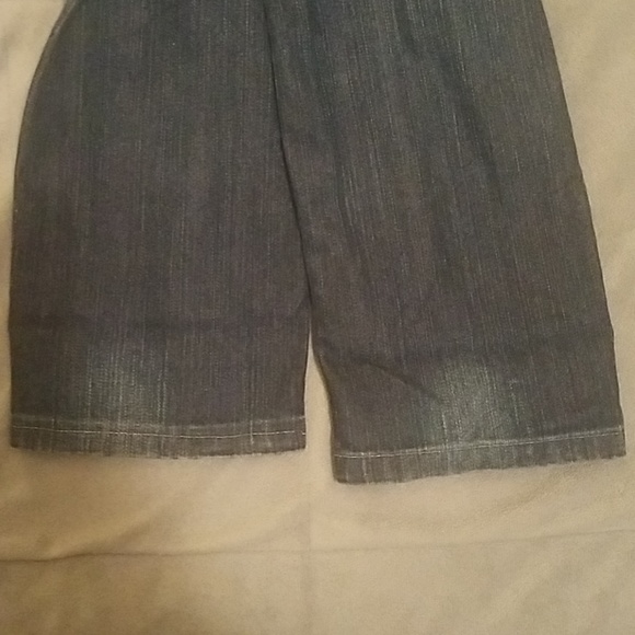 Rock Revival Capris - Picture 5 of 6